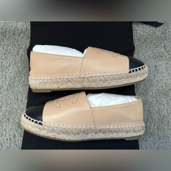 AUTHENTIC LAMBSKIN BEIGE & BLACK ESPADRILLES - Picture 3 of 6
